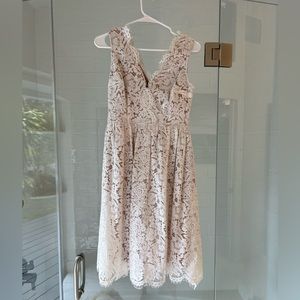 Lulu’s white lace dress